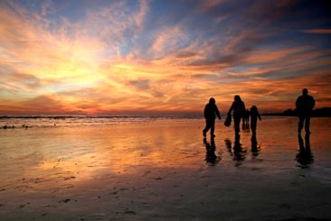 0814beach_family
