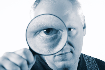 Eye-magnigyingglass